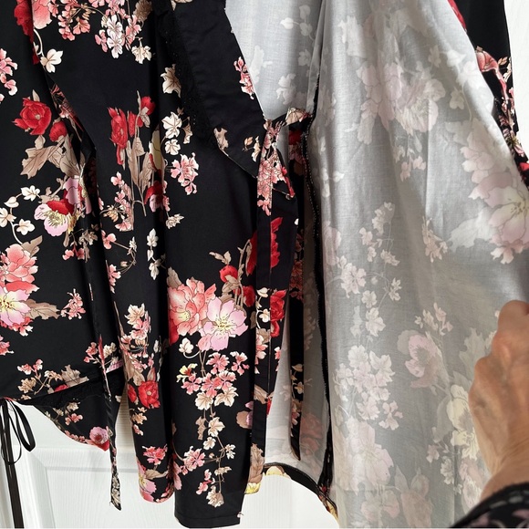 BODY LINE SHORT FLORAL KIMONO JACKET - Picture 9 of 16